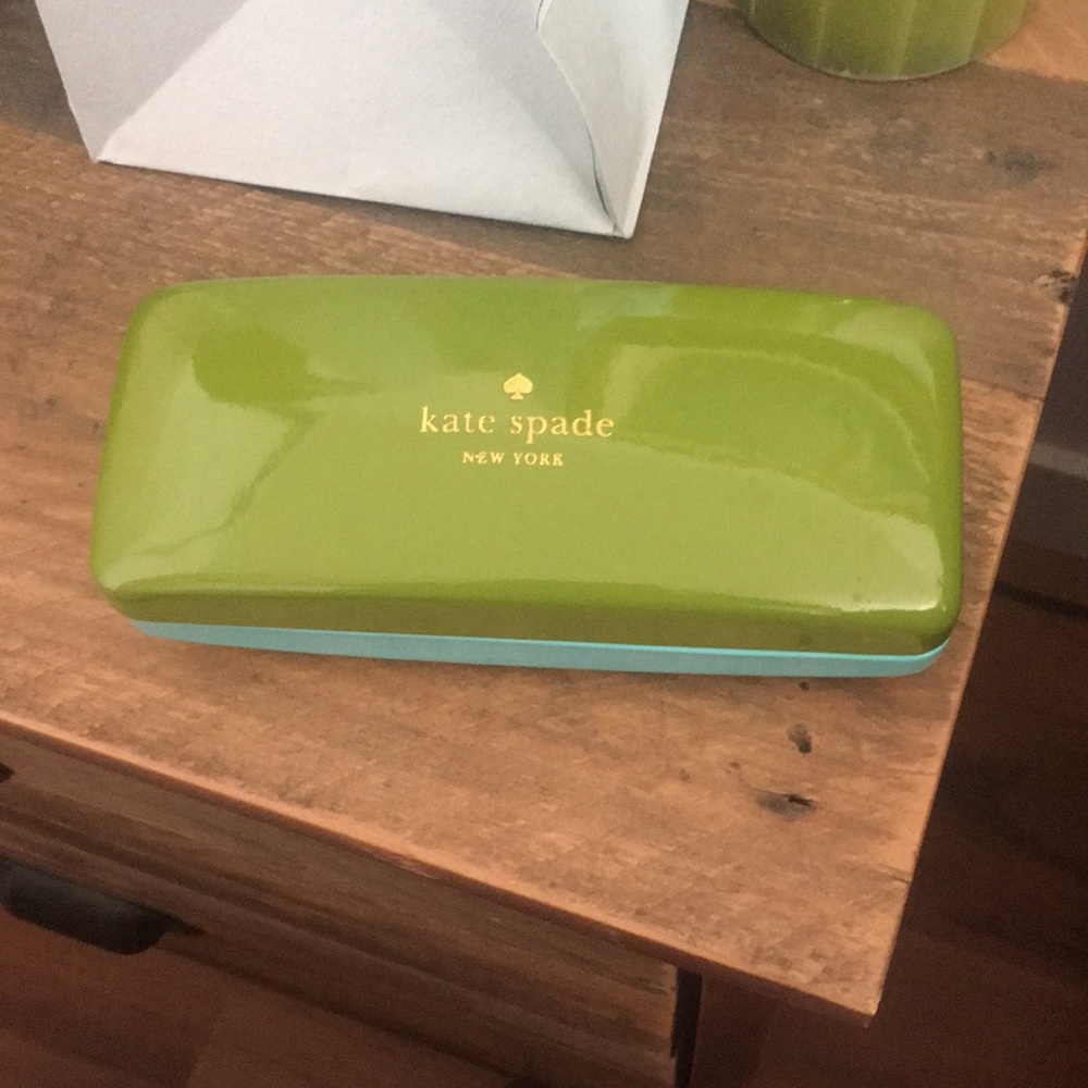 A Kate Spade glasses case.